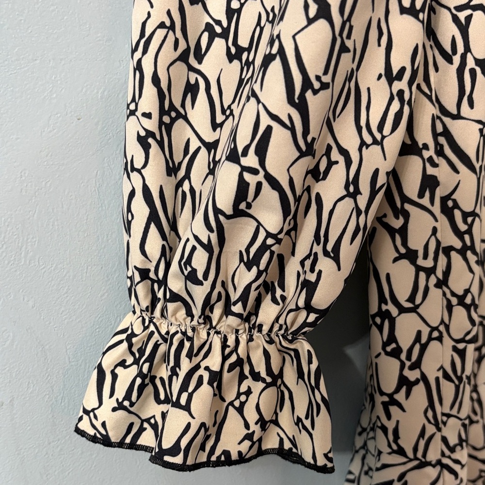 🖤Modern style cream and black dress🖤 - Picture 5 of 6